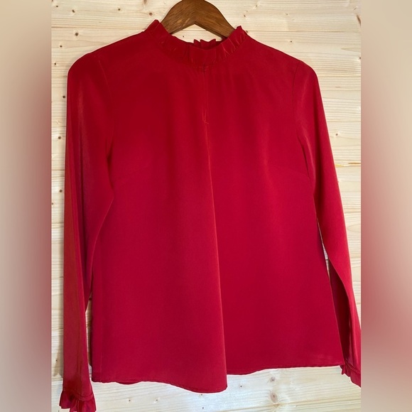 ELEGANT Red XS Banana Republic Long Sleeve Ruffle Cuff & Neckline Detail… - Picture 2 of 7